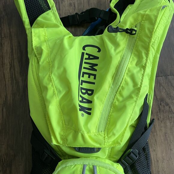 CamelBak Unisex Rogue Lightweight Hydration Backpack Running Water Bladder  2L - Picture 9 of 12